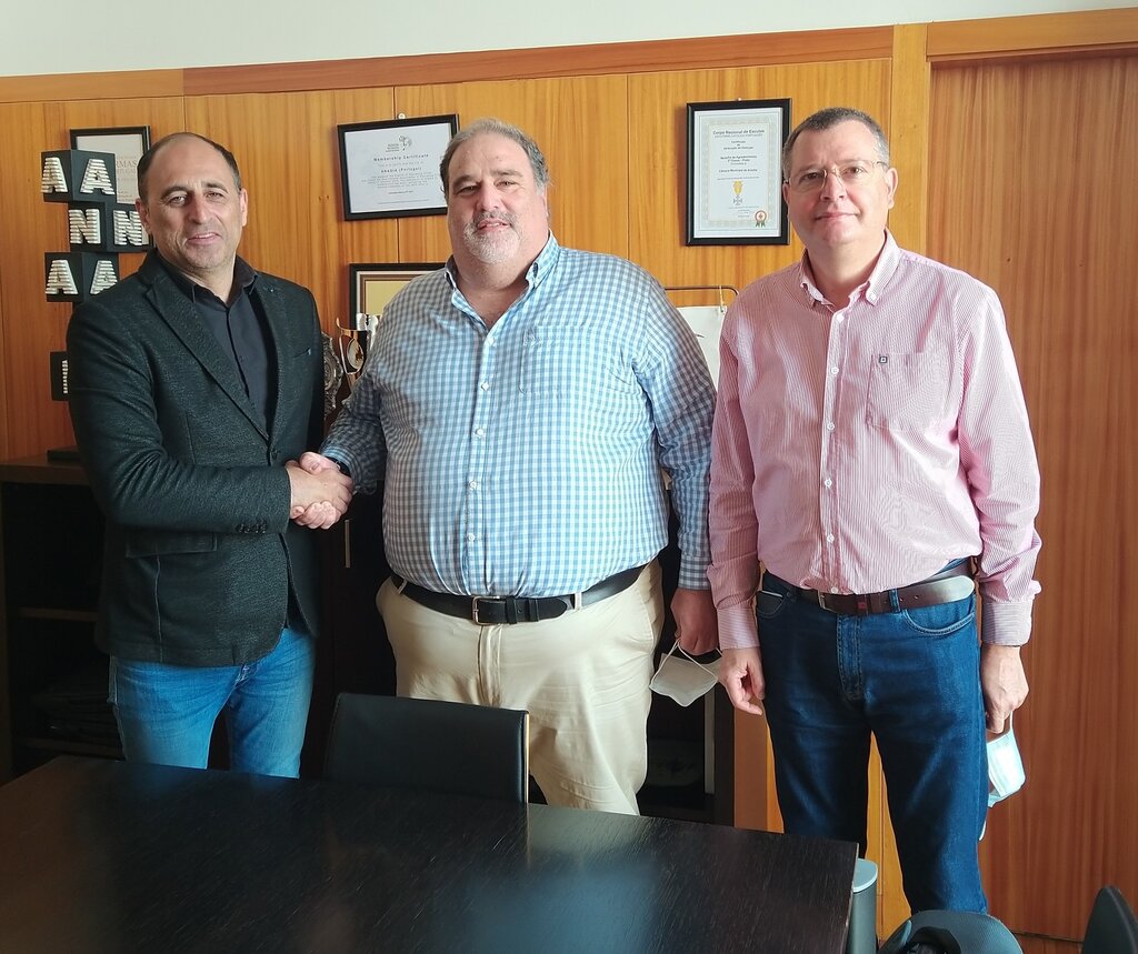 Município firma contratos de apoio ao empreendedorismo