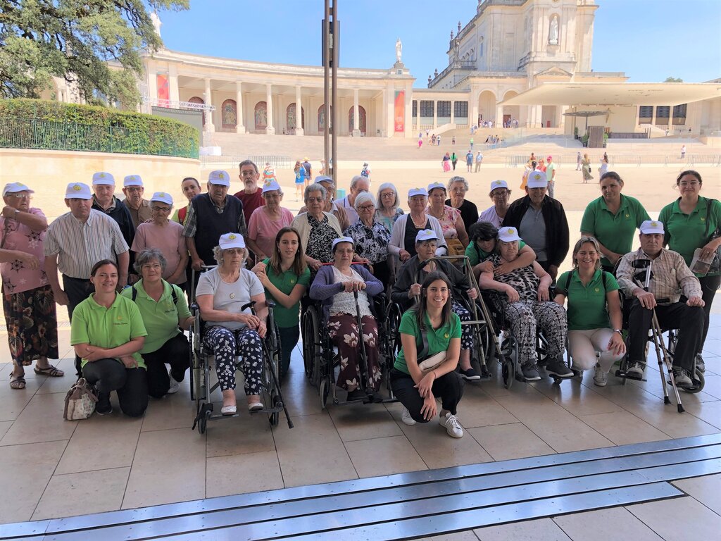 Visita de idosos ao Santuário de Fátima