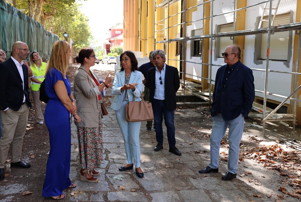 visita_ministra_as_obras_escola_secundaria