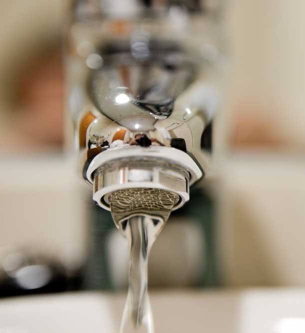 20201215torneira_pingando_3