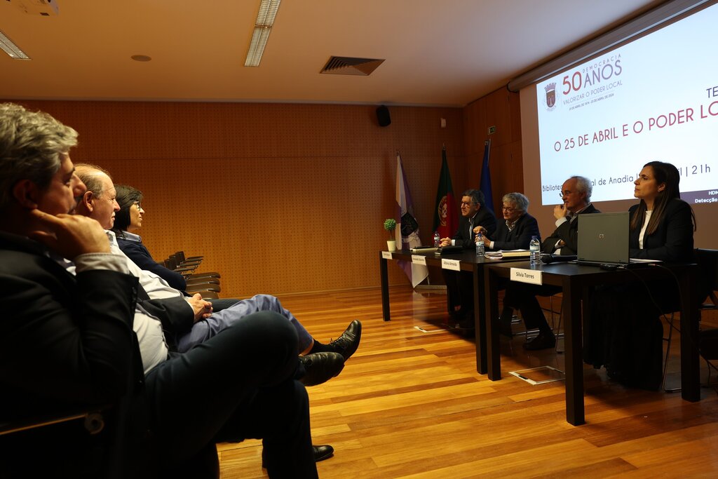 tertulia_25_abril_e_o_poder_local