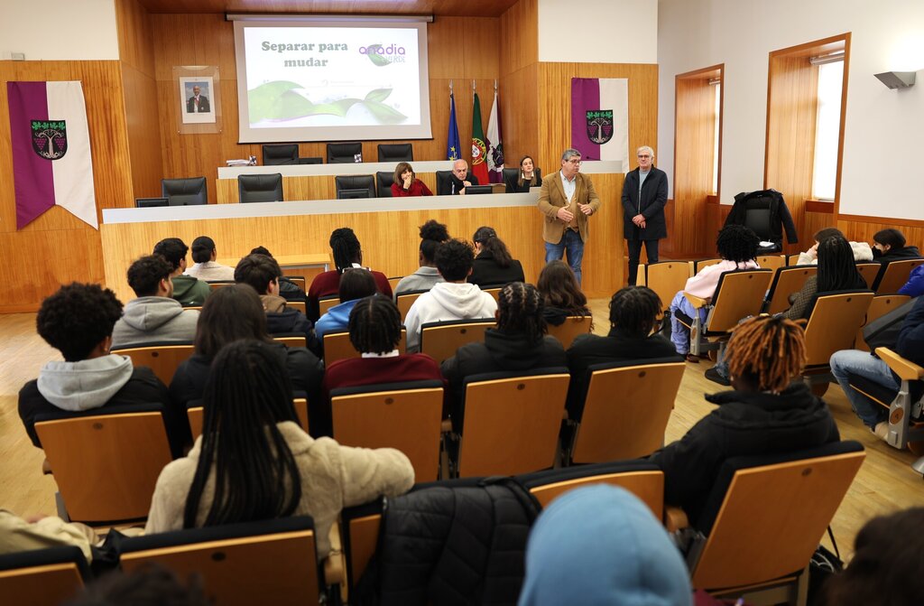 Sensibilização jovens para a separação de resíduos