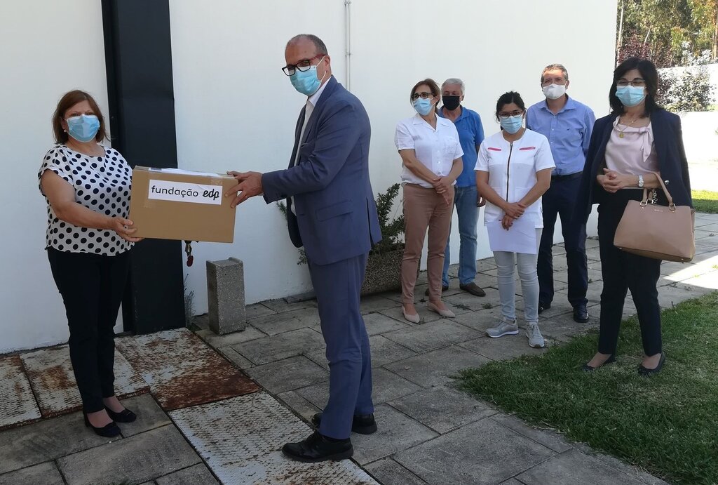 Fundação EDP ofereceu máscaras ao Centro Social de Av. Cima