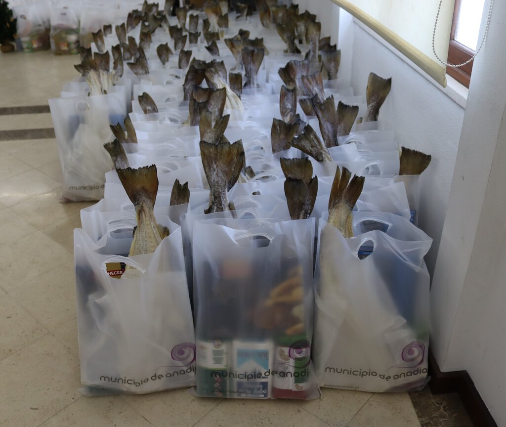 Município atribui cabazes de Natal a carenciados