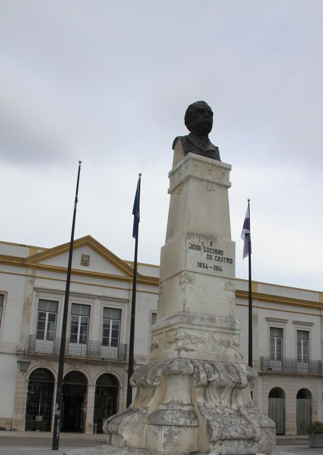 Monumento José Luciano de Castro