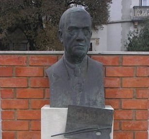 Monumento Fausto Sampaio